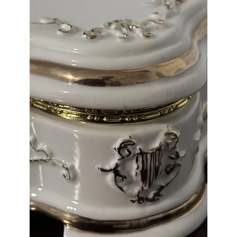 Beautiful Vintage Porcelain Mr. Christmas All-Season Symphonium Music Box Gold